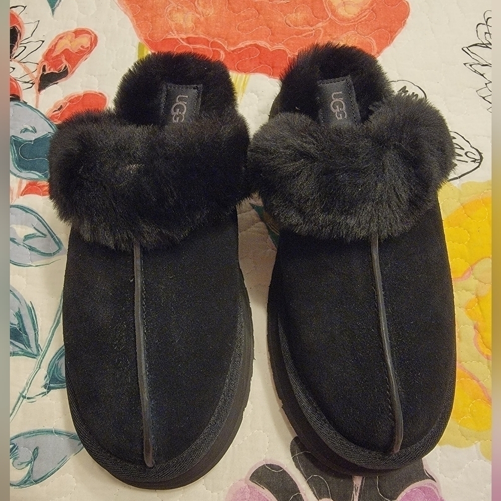 NIB Ugg Ladies Disquette Slippers / Slide On Shoes